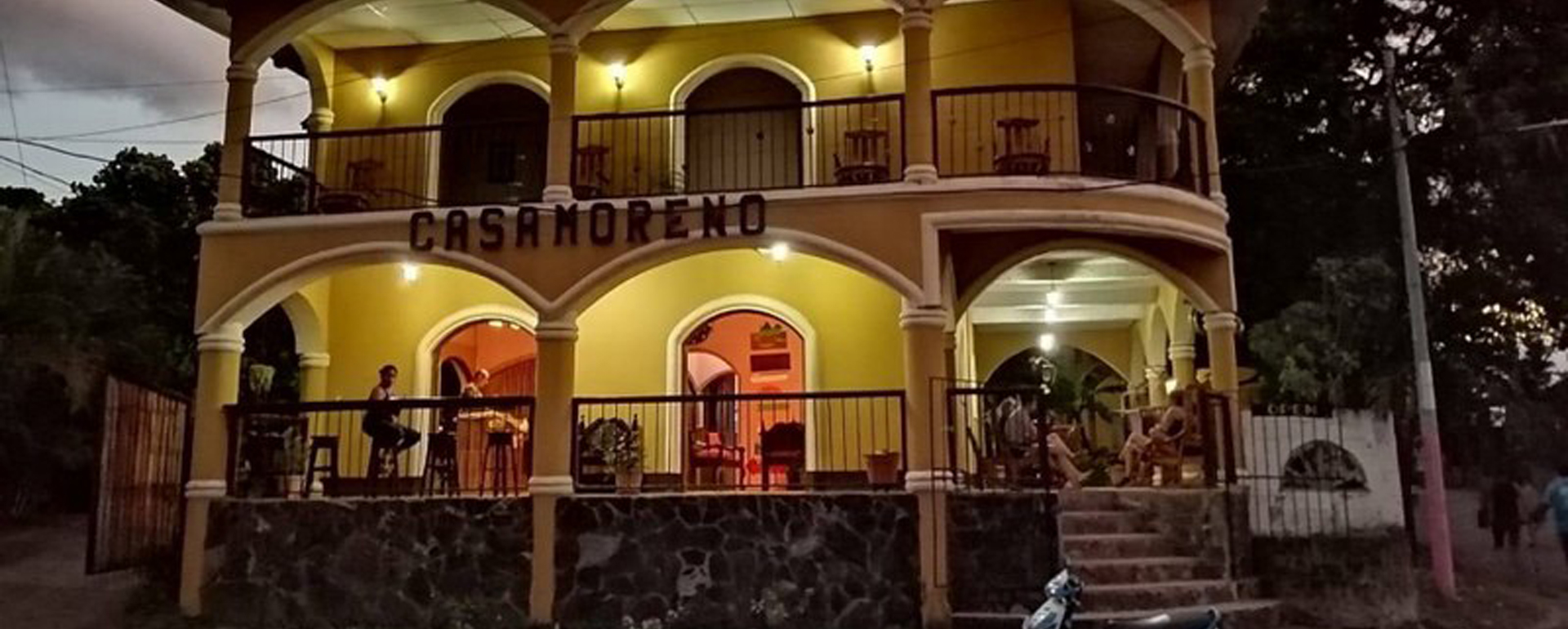 Fachada de Hostal Casa Moreno